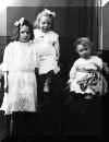 Hilda, Edith, and Ann Bass as children  - click for larger image